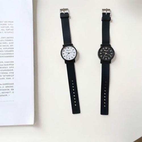 가벼운 아날로그 손목시계 2color LM-1016